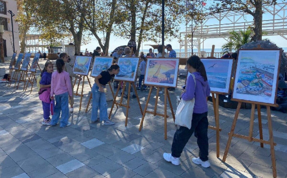 31 октября в Лазаревском парке культуры и отдыха ярко и красочно отметили Международный День Черного моря