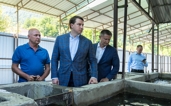Мэр Сочи Алексей Копайгородский посетил форелевое хозяйство в селе Солохаул