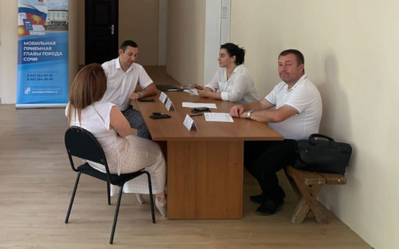 Специалисты мобильной приемной главы Сочи Алексея Копайгородского провели встречи с жителями сел Лазаревского района